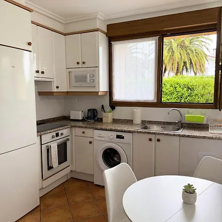 Con Jardin Y Parking Privado