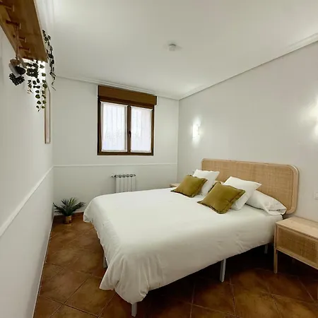 Con Jardin Y Parking Privado Apartman *