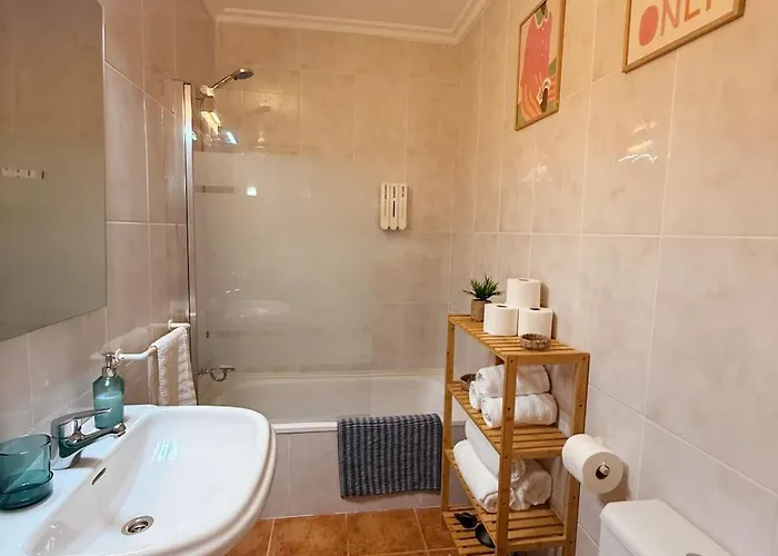 Apartment Con Jardin Y Parking Privado