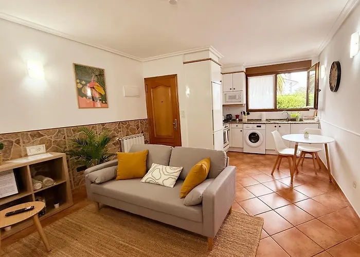 Apartment Con Jardin Y Parking Privado